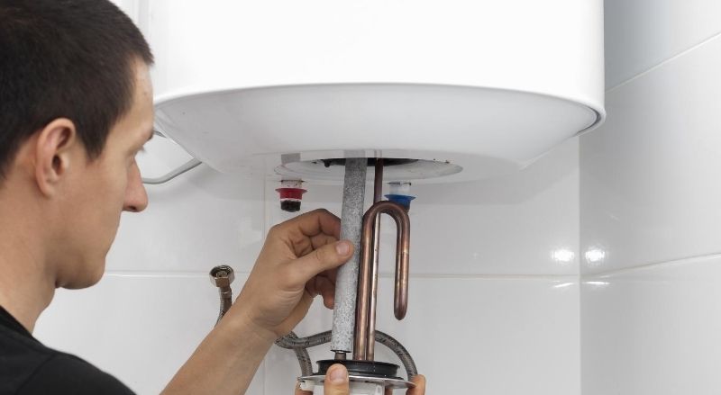 Comment colmater une fuite sur un tuyau de chauffage ?